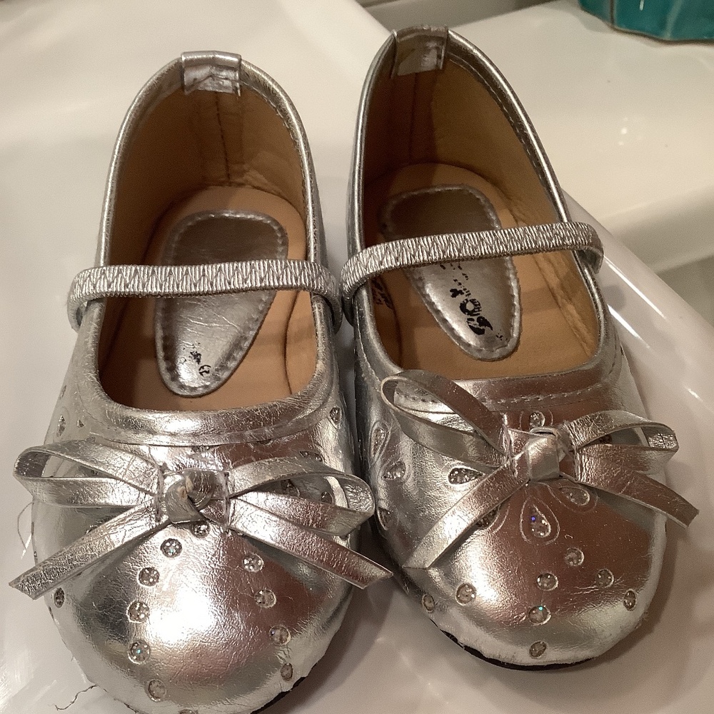 Toddler girl slip ons